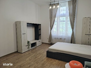 Chirie, ap. 1 camera, 40 mp, central Oradea. 320 E, comision 50%