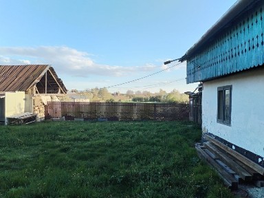 Casa batraneasca și teren (4000 m2 intravilan)