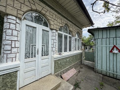 Casă + teren generos de vânzare - Piatra-Neamț - pret negociabil