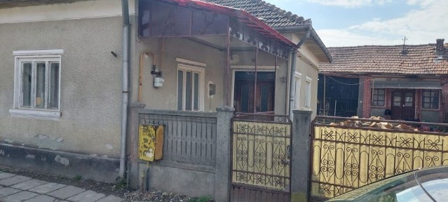 Vând casă în Surduc