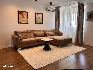 Apartament 3 camere, balcon și garaj în Carol