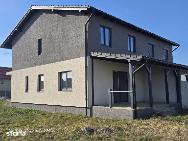 Duplex spațios în Sânandrei - 4 camere, teren 389 mp, terasă generoasă