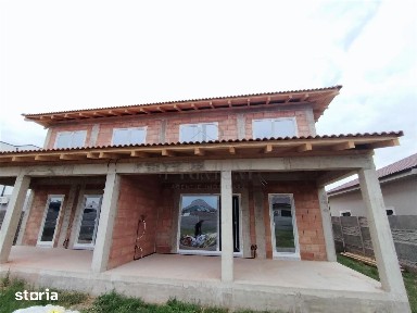 DUPLEX SPATIOS - ASFALT - POSIBILITATE CARPORT