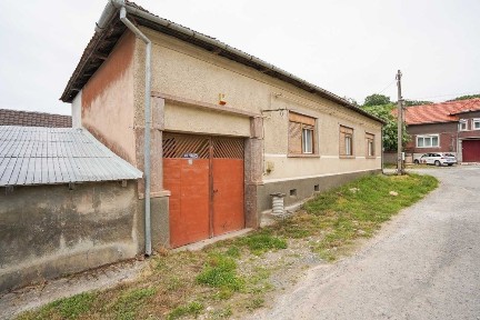 Casa Resita 1000m2 teren intravilan / ideala locuinta / business / investitie