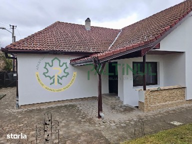 Casă de vânzare în centrul Sibiului - 3 camere și curte privată