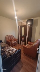 Vând casa la intrarea in Smeura,la un 1km de sensul giratoriu Triva