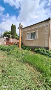 vand casa dealul florilor