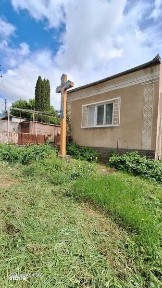 vand casa dealul florilor