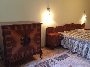 Apartament 4 camere in Cetate, de preferat pentru inchiriere pe termen lung