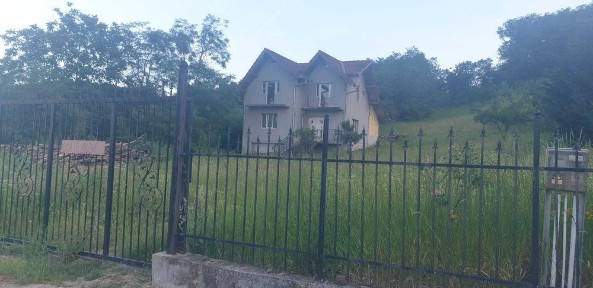 Casa de vanzare in CEICA (Bihor) 34km de Oradea