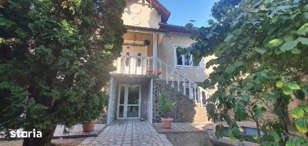 Casa de vanzare la asfalt 8 camer 1720 mp teren Alba Iulia
