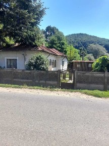 Proprietar - vând casă cu teren și anexe