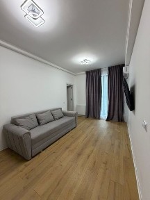 Închiriez ap cu 2 camere, loc de parcare inclus- Str. Safirului, BRAGADIRU!