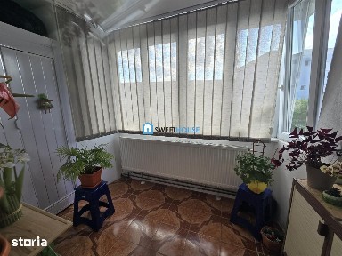 Apartament cu patru camere zona 1 decembrie