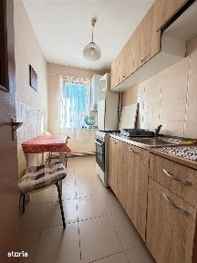 Vanzare apartament 3 camere, Zona Florilor, insorit,mobutilat