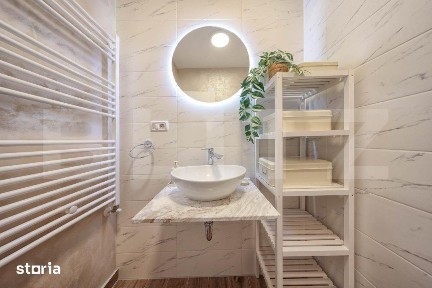 Apartament de vanzare, 2 camere decomandat, 53 mp, zona Tractorul