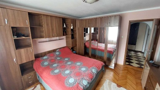 Inchiriere apartament 3 camere Botosani zona Stefan Luchian - cu loc de parcare