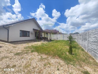Casa 3 camere, teren 467, Carcea, zona Liceului