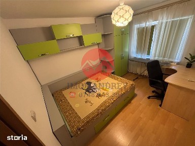 Apartament 3 camere, central, parcare inclusa