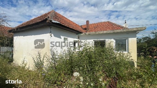 Casă bătrânească in Mierlău | Teren 2.000 mp | 20 min de Oradea