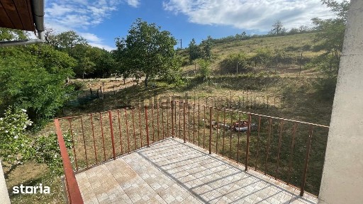 Casă spațioasă + Casă de oaspeți. Ideală pentru 2 familii!
