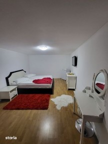 Inchiriez casa pe doua nivele. Zona centrala