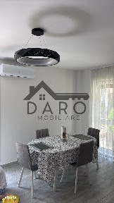 Apartament de închiriat cu un mic spațiu verde,zona centrală TG Mu