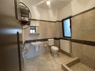 Casa de tip duplex mobilata si utilata cu teren 200 mp in zona Cug -EXPO MOBILA !