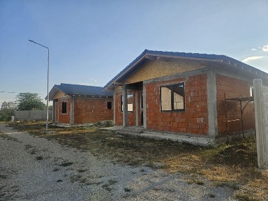 Casa cu 3 camere in Leș- Oradea