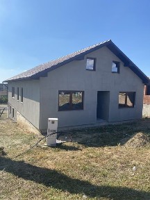 Casă nouă de vânzare