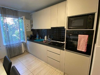 Apartament cu trei camere si pivnita dubla