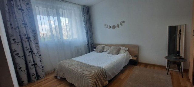 Vând apartament 2 camere, zona Militari: Lujerului- Veteranilor, Sector 6, București,mobilat și utilat, ca in foto, 5 min. de metrou, 0723765634