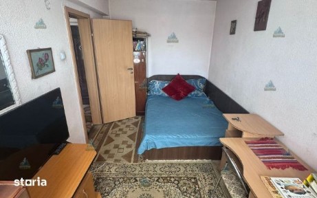 Apartament 3 camere de vânzare - Zona Centrală