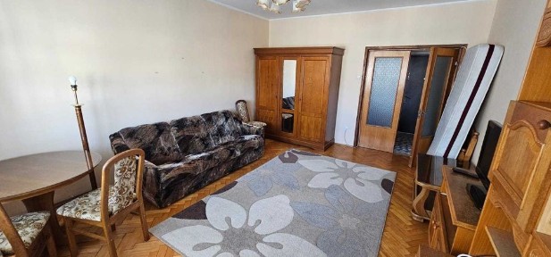 Inchiriez apartament 4 camere, zona Arcu - Rapa Galbena