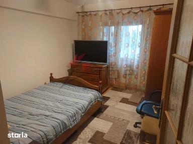 Inchiriere apartament cu 3 camere decomandat - Pacurari
