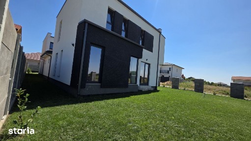Duplex 5 camere | despartit prin garaj, 117 mp utili | teren 340 mp |