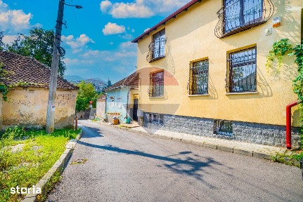 Vilă individuală 8 camere, str. Horia, la 800 metri de Piața Sfatului