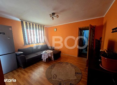 Apartament 3 camere semidecomandat etaj 3 zona 13 Decembrie 50 mpu
