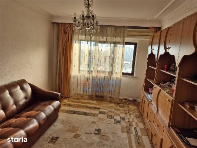 Persoana fizica vand apartament 3 camere 78 mp decomandat Bd Pacurari