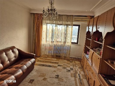 Persoana fizica vand apartament 3 camere 78 mp decomandat Bd Pacurari