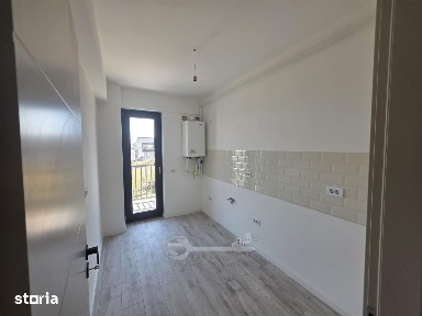 Apartament o camere decomandat - Rediu