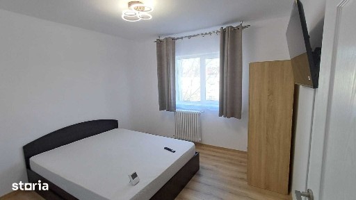 Apartament spatios cu 3 camere - Centru, Targu Cucu