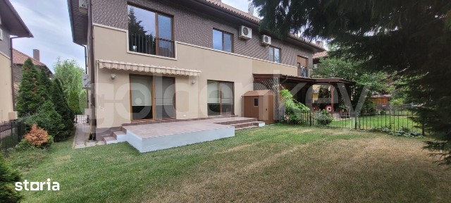 Vila duplex in complex cu piscina