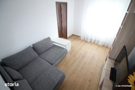 3 Camere de inchiriat Zona Arcului Etj 2 !