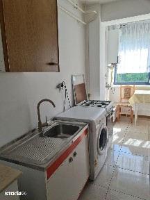 Ultracentral-Apartament 2 camere decomandat,et.1,mobilat,pret 250euro.