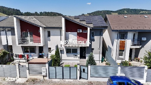 Casă înșiruita 4 camere | Panouri solare + Baterie de stocare