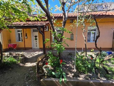 Vand apartament la casa,zona ultracentrala