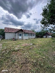 Casa de vanzare - Teren generos - Tarnaveni