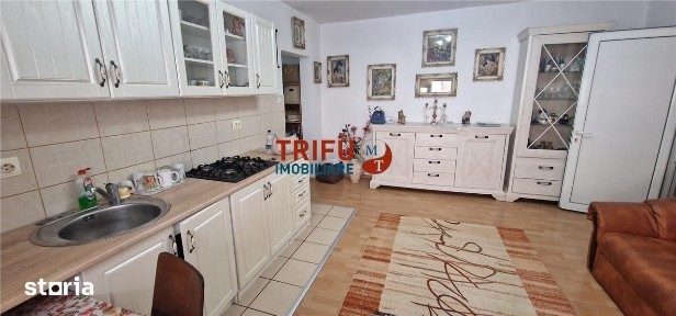 Apartament 3 camere, parter, Cetate, zona Școlii Generale 7