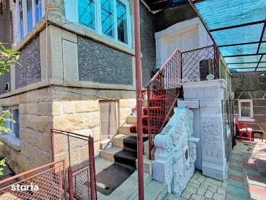 Pf vand Casa cu 5 camere si teren